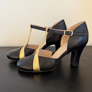 Black and Gold Women's LaDuca Character Shoes